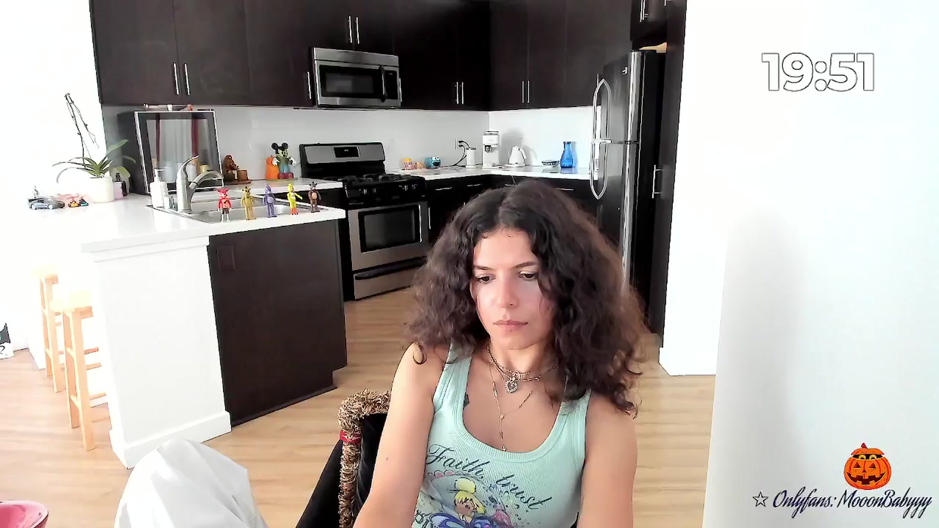 Gallery image thumbnail from litty's myfreecams stream on, 10/10/2025, 23:54 image 4 of 20