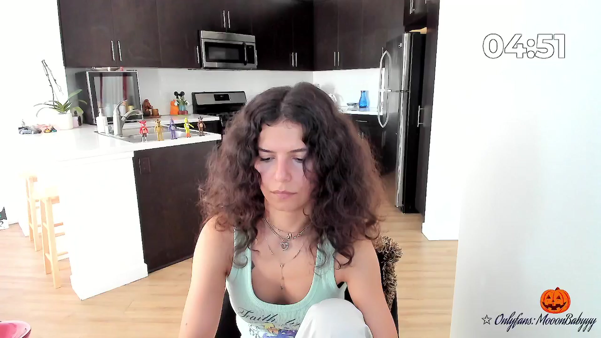 Gallery image thumbnail from litty's myfreecams stream on, 10/10/2025, 23:54 image 16 of 20