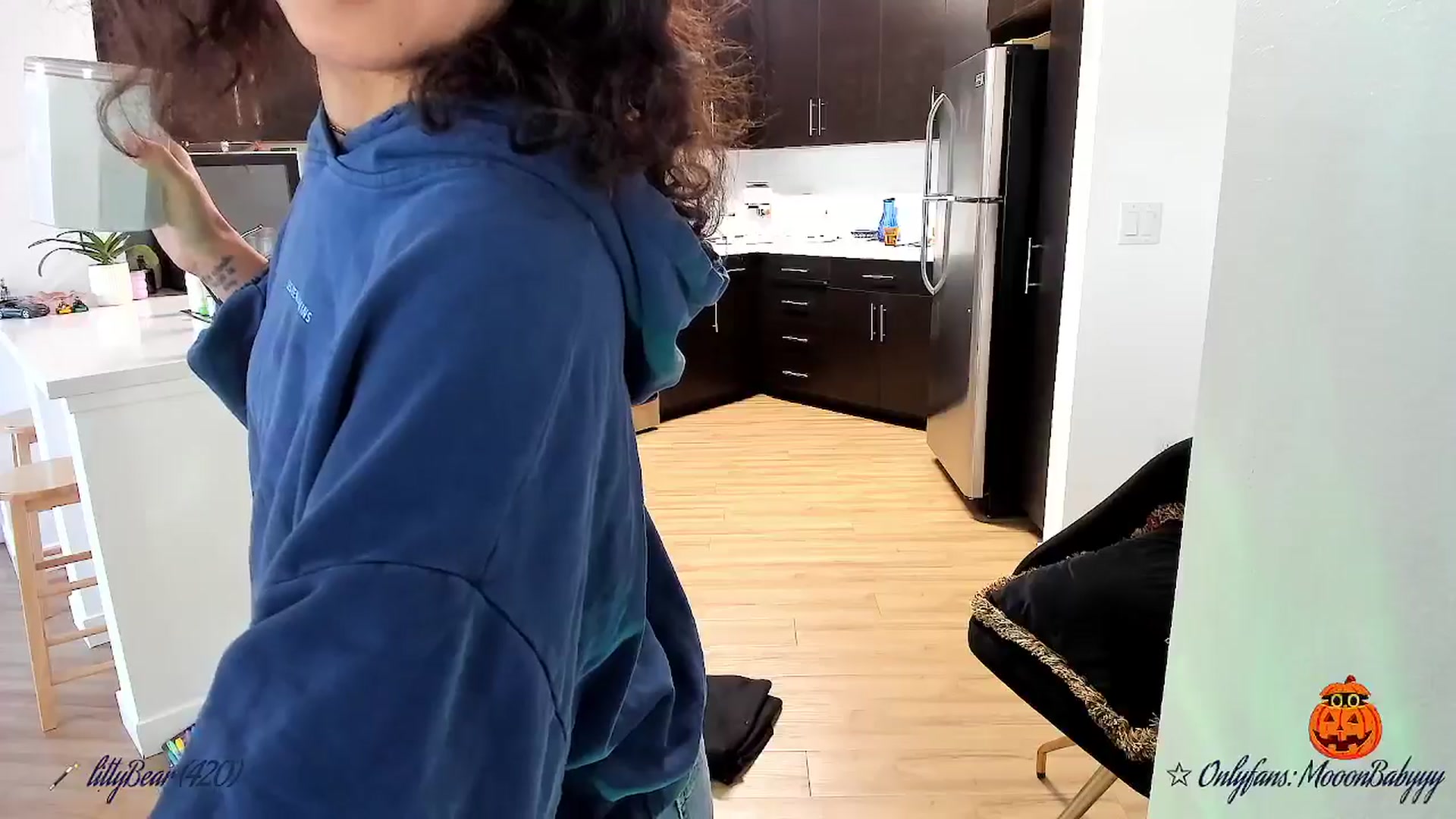 Gallery image thumbnail from litty's myfreecams stream on, 10/12/2025, 22:49 image 9 of 20