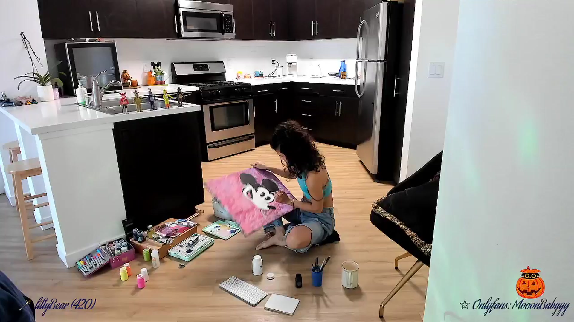 Gallery image thumbnail from litty's myfreecams stream on, 10/12/2025, 22:49 image 6 of 20
