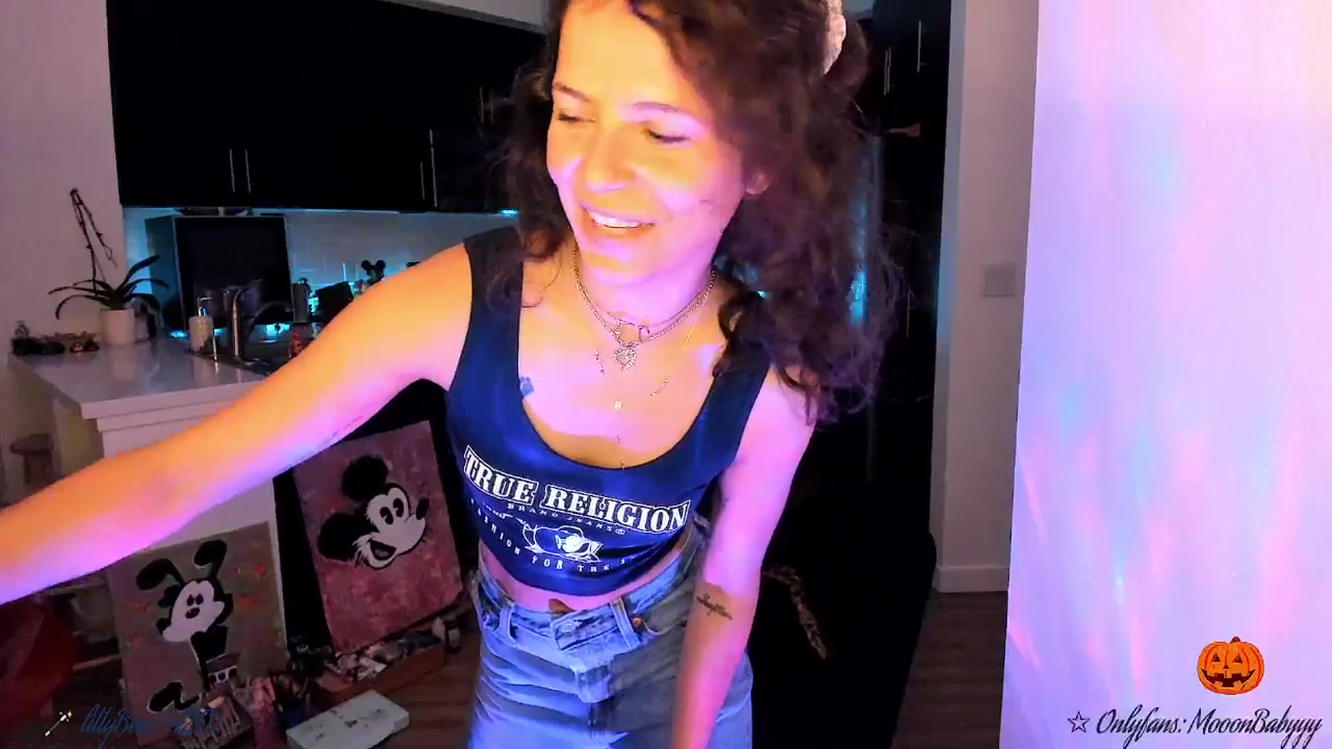 Gallery image thumbnail from litty's myfreecams stream on, 10/13/2025, 02:33 image 17 of 20