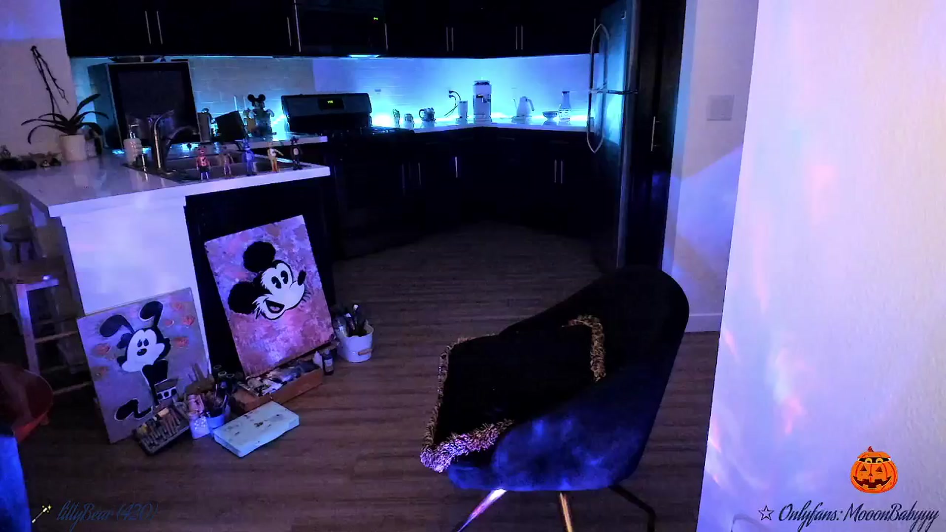 Gallery image thumbnail from litty's myfreecams stream on, 10/13/2025, 02:33 image 8 of 20