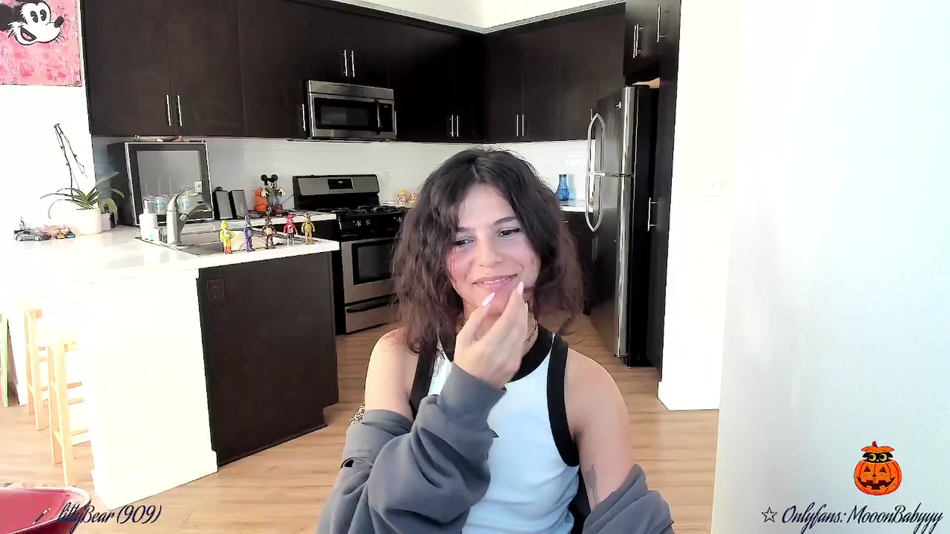 Gallery image thumbnail from litty's myfreecams stream on, 10/18/2025, 04:49 image 2 of 20