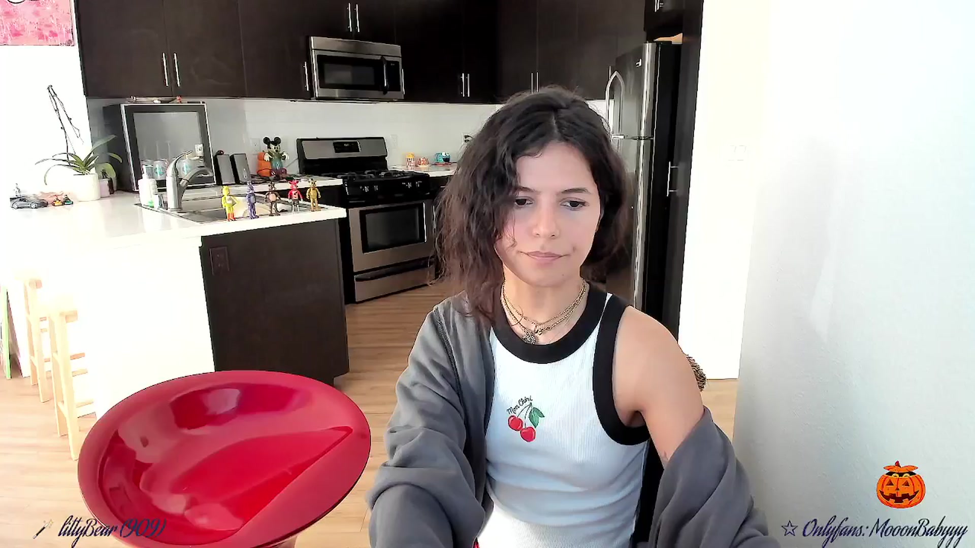 Gallery image thumbnail from litty's myfreecams stream on, 10/18/2025, 04:49 image 1 of 20