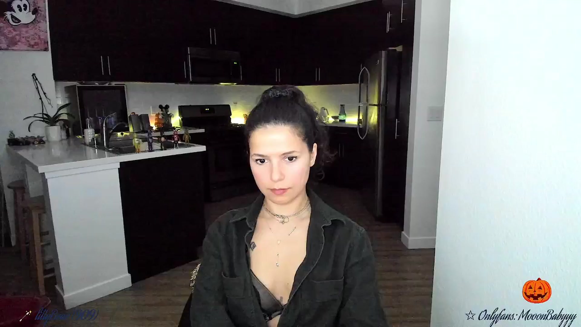 Gallery image thumbnail from litty's myfreecams stream on, 10/18/2025, 04:49 image 13 of 20