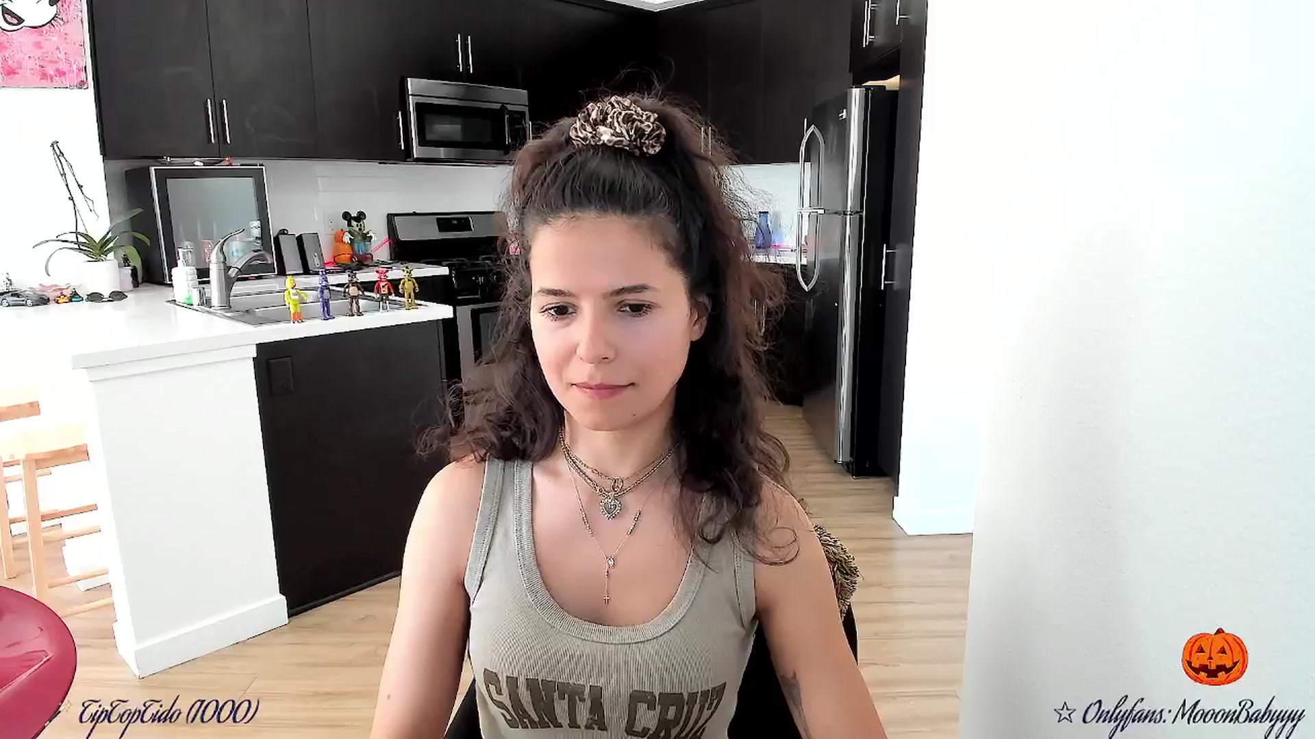 Gallery image thumbnail from litty's myfreecams stream on, 10/19/2025, 24:06 image 15 of 20