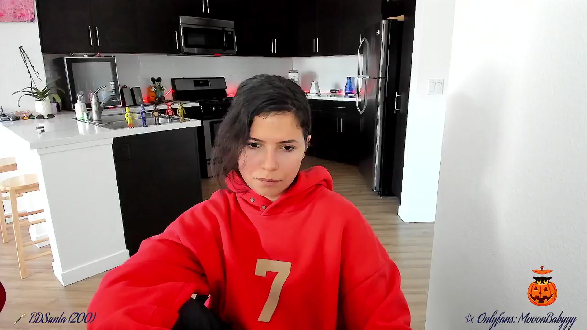 Gallery image thumbnail from litty's myfreecams stream on, 10/19/2025, 24:06 image 8 of 20