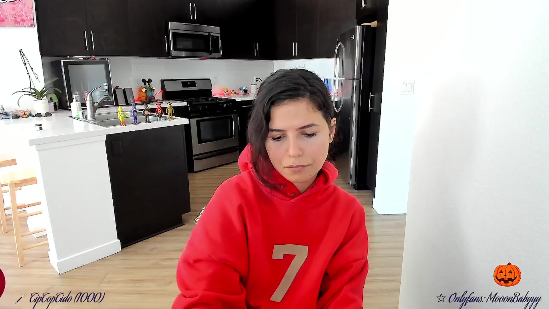 Gallery image thumbnail from litty's myfreecams stream on, 10/19/2025, 24:06 image 11 of 20