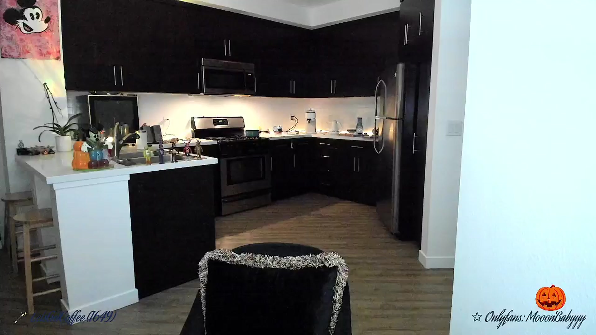 Gallery image thumbnail from litty's myfreecams stream on, 10/19/2025, 04:53 image 10 of 20