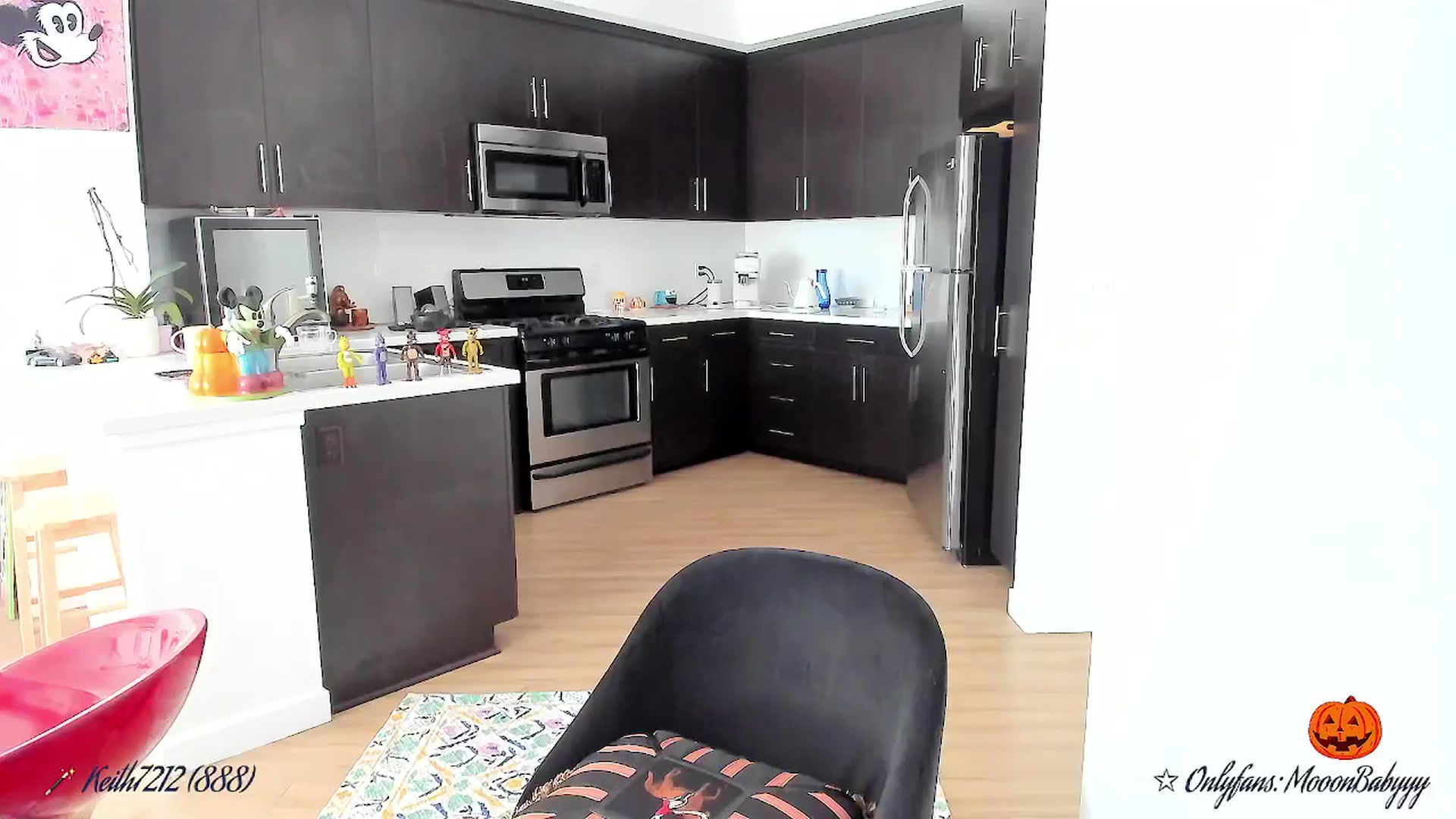 Gallery image thumbnail from litty's myfreecams stream on, 10/20/2025, 24:14 image 15 of 20