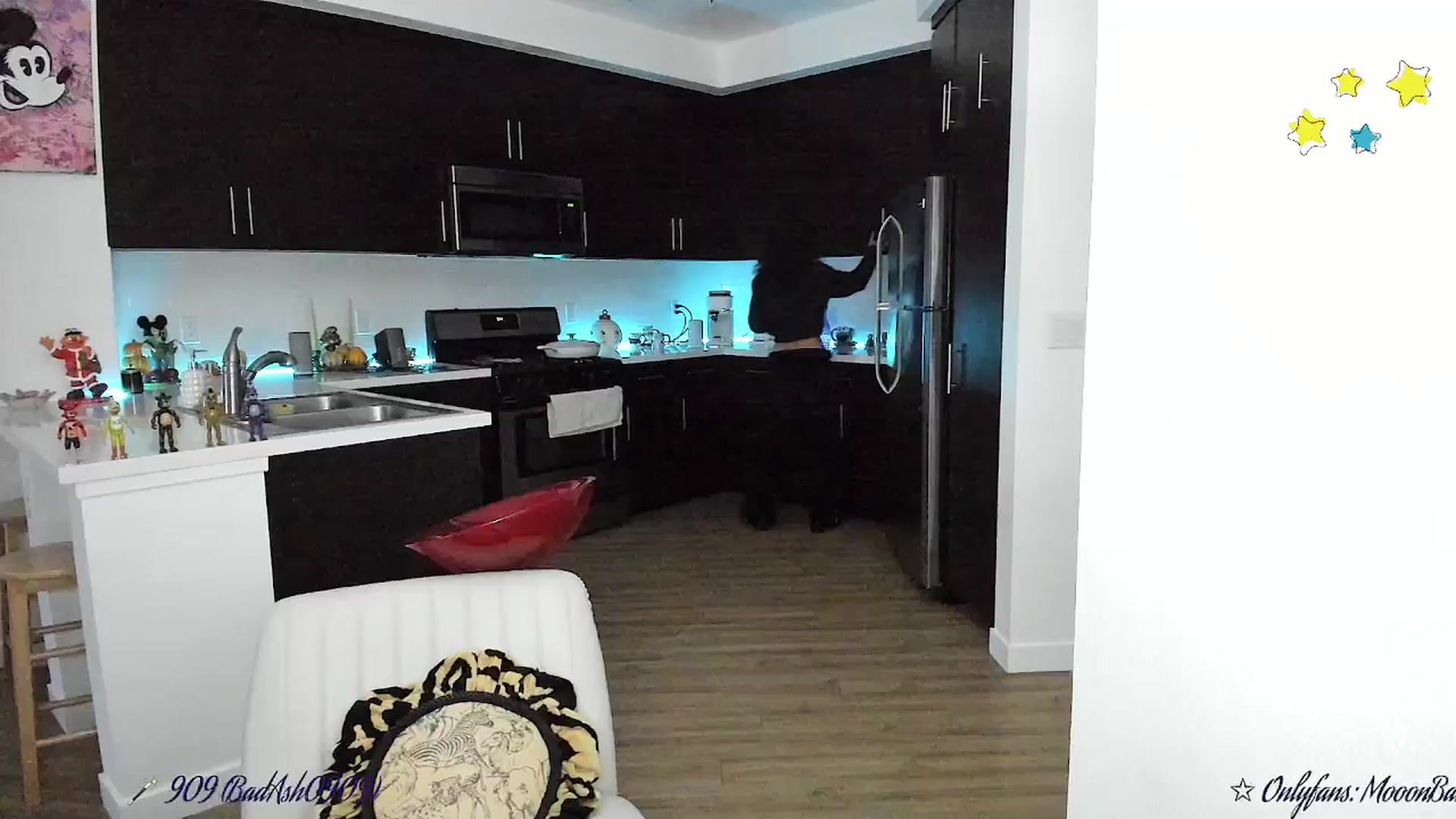 Gallery image thumbnail from litty's myfreecams stream on, 11/17/2025, 02:17 image 3 of 20