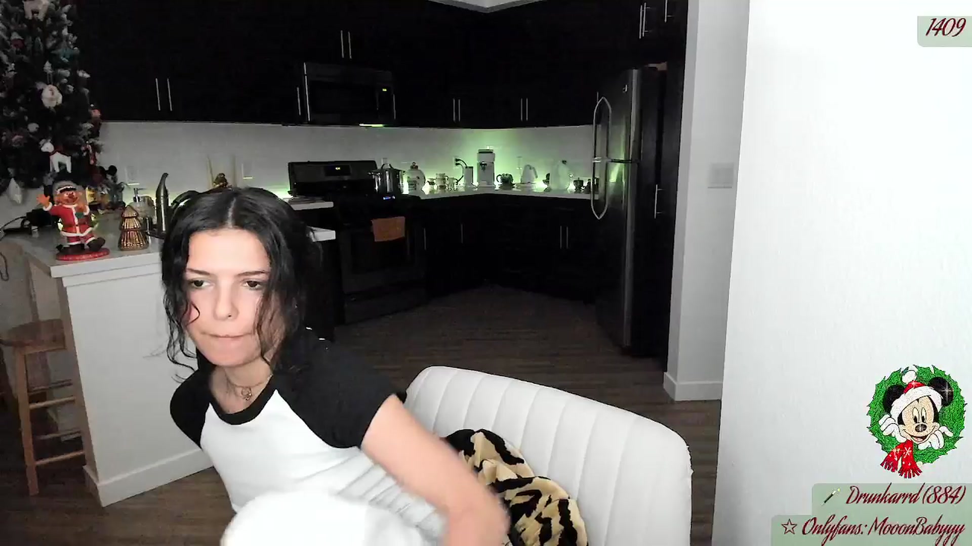 Gallery image thumbnail from litty's myfreecams stream on, 12/08/2025, 03:25 image 15 of 20