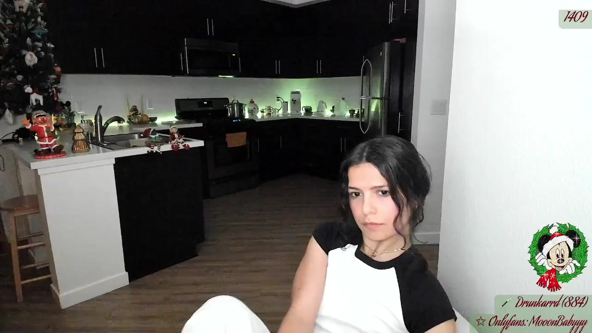 Gallery image thumbnail from litty's myfreecams stream on, 12/08/2025, 03:25 image 17 of 20
