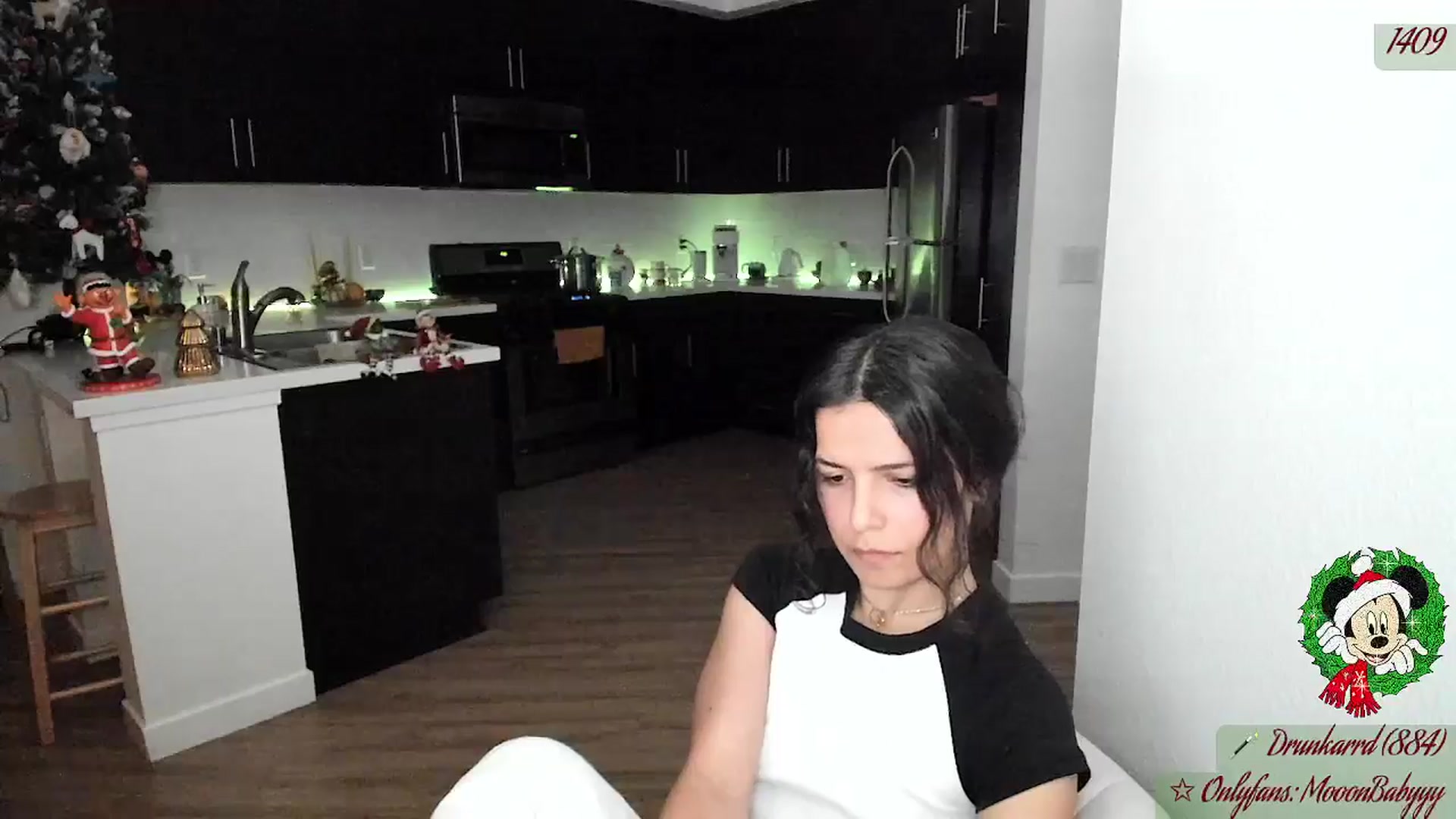 Gallery image thumbnail from litty's myfreecams stream on, 12/08/2025, 03:25 image 16 of 20