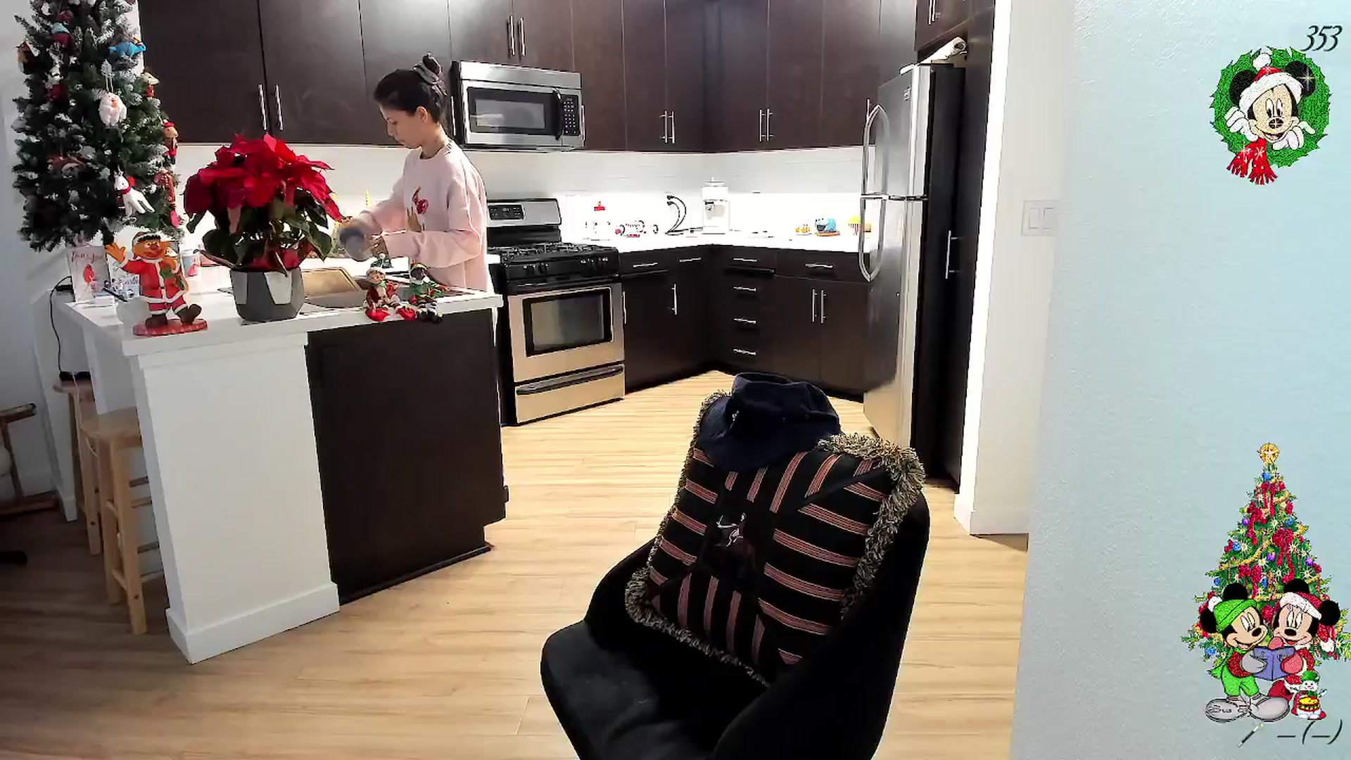 Gallery image thumbnail from litty's myfreecams stream on, 12/24/2025, 24:00 image 3 of 20