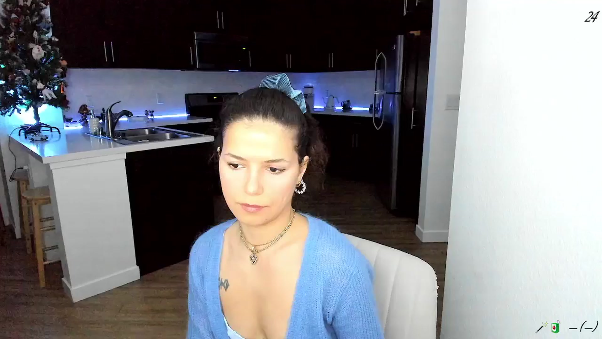 Gallery image thumbnail from litty's myfreecams stream on, 01/13/2026, 04:17 image 4 of 20