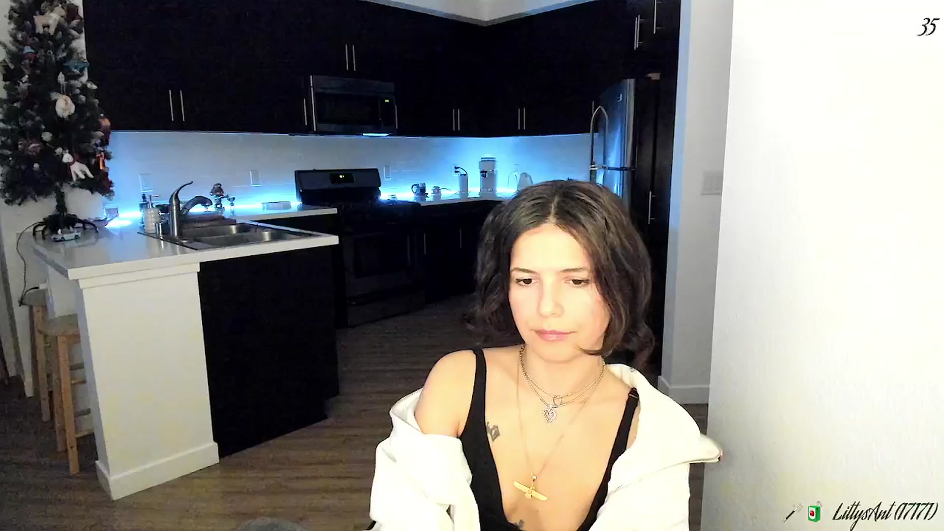Gallery image thumbnail from litty's myfreecams stream on, 01/23/2026, 10:34 image 17 of 20