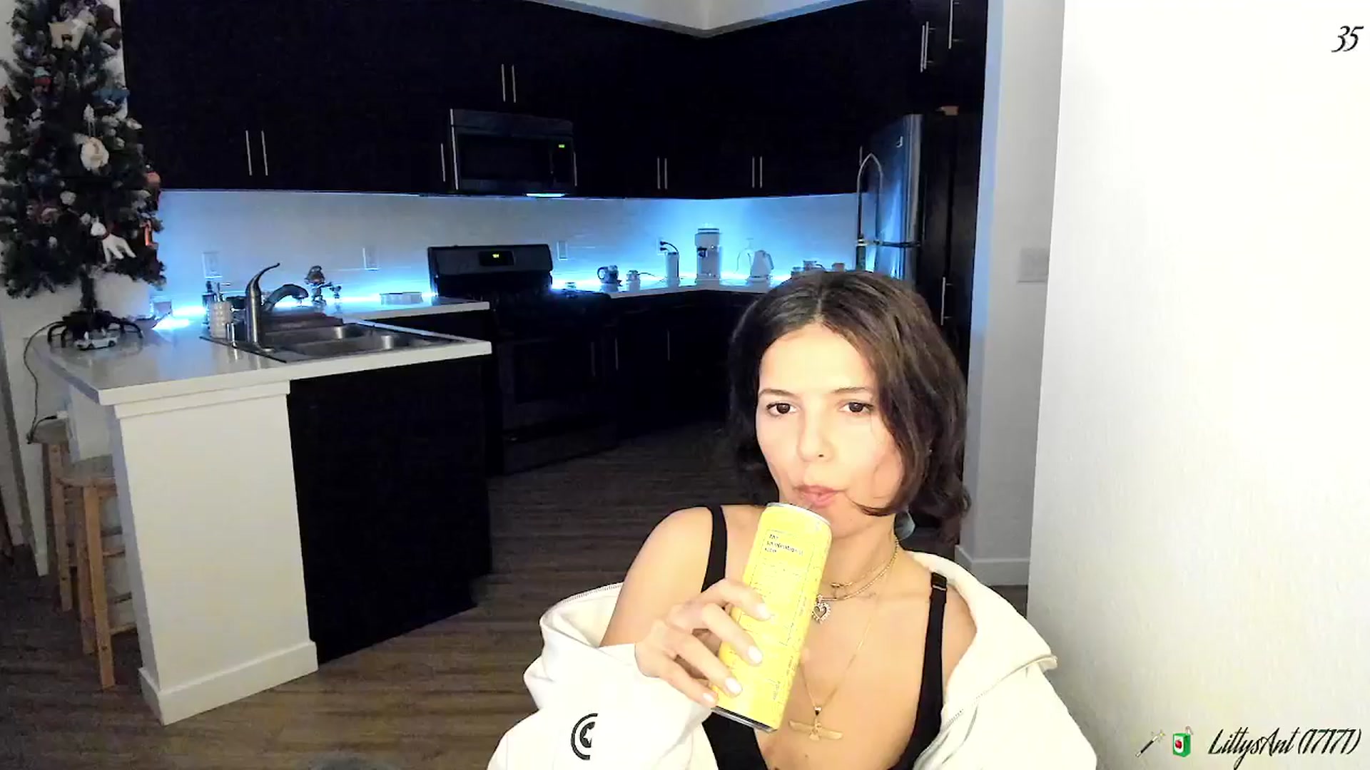 Gallery image thumbnail from litty's myfreecams stream on, 01/23/2026, 10:34 image 18 of 20
