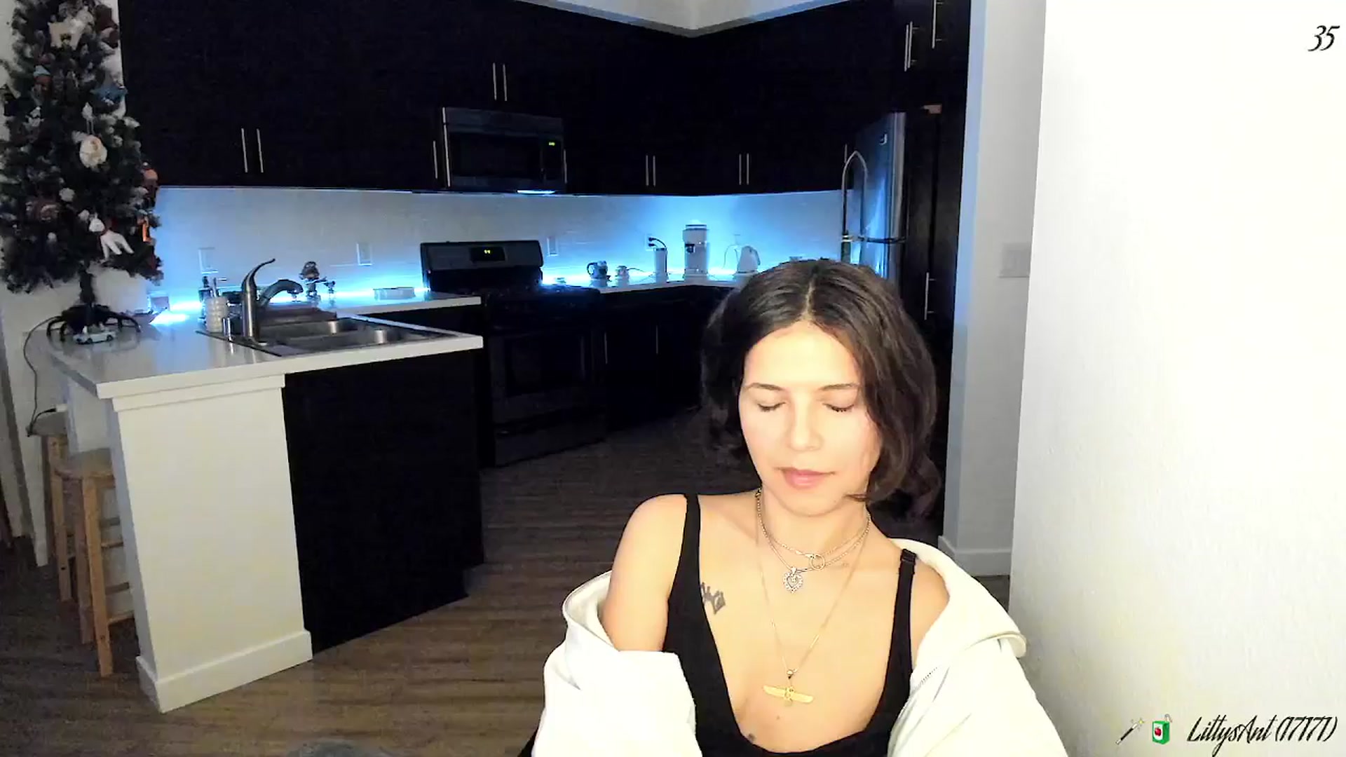 Gallery image thumbnail from litty's myfreecams stream on, 01/23/2026, 10:34 image 19 of 20