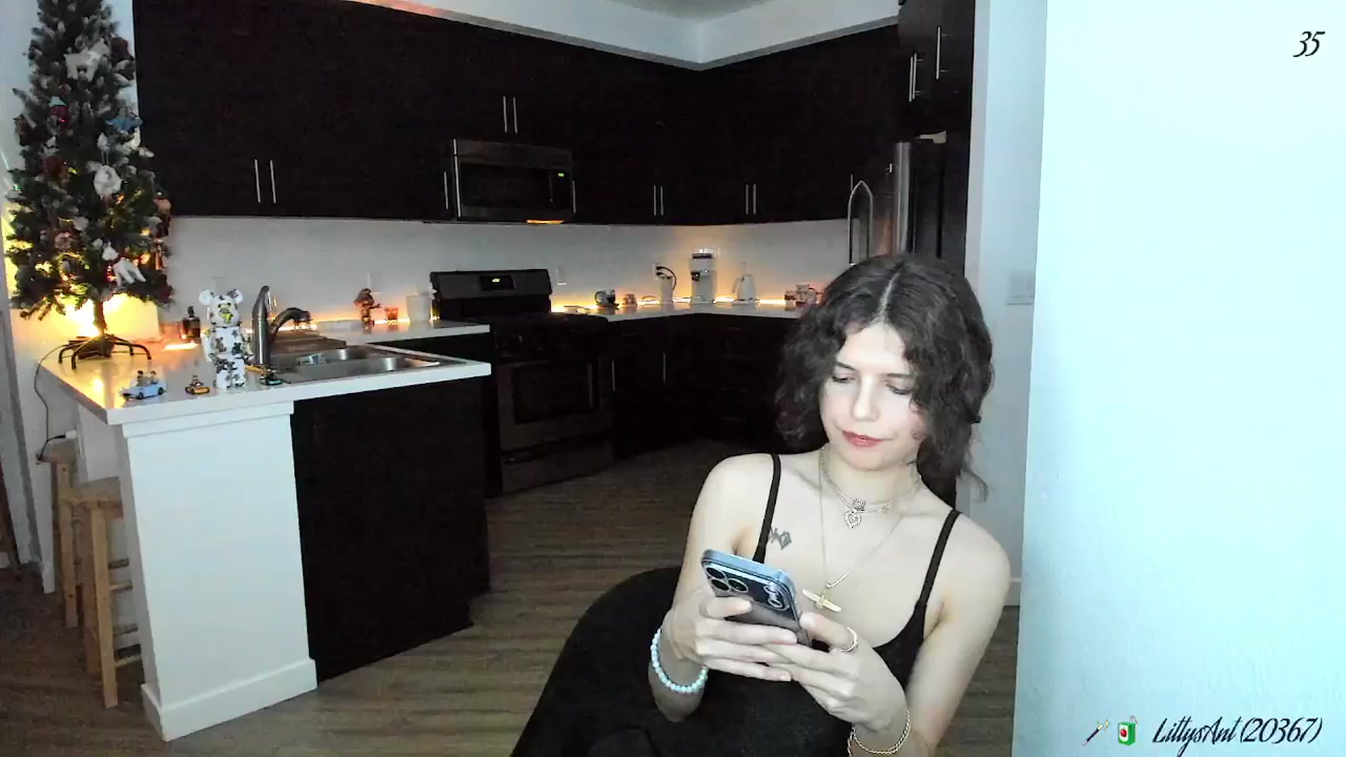 Gallery image thumbnail from litty's myfreecams stream on, 02/01/2026, 07:17 image 8 of 20
