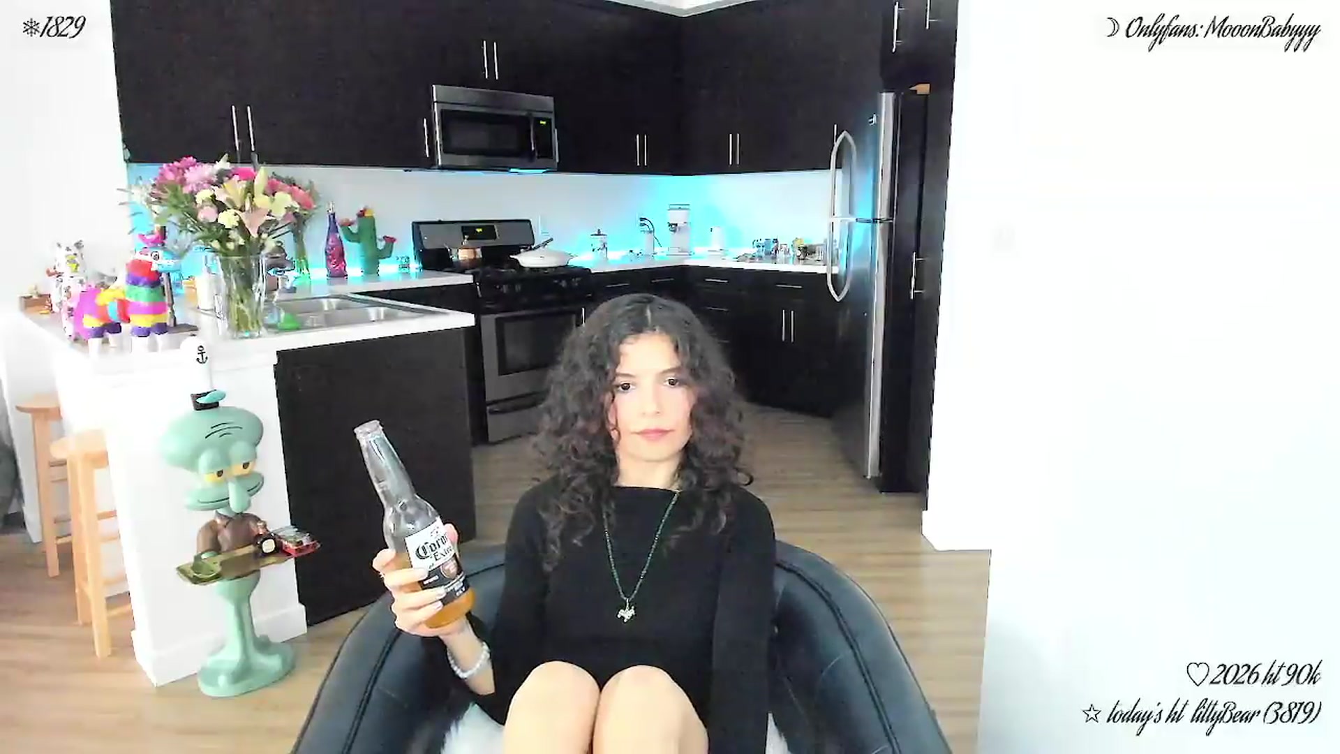 Gallery image thumbnail from litty's myfreecams stream on, 05/06/2026, 02:31 image 11 of 20