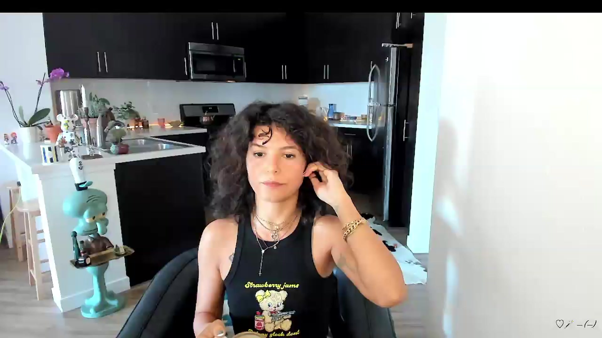 Gallery image thumbnail from litty's myfreecams stream on, 08/23/2026, 19:18 image 19 of 20