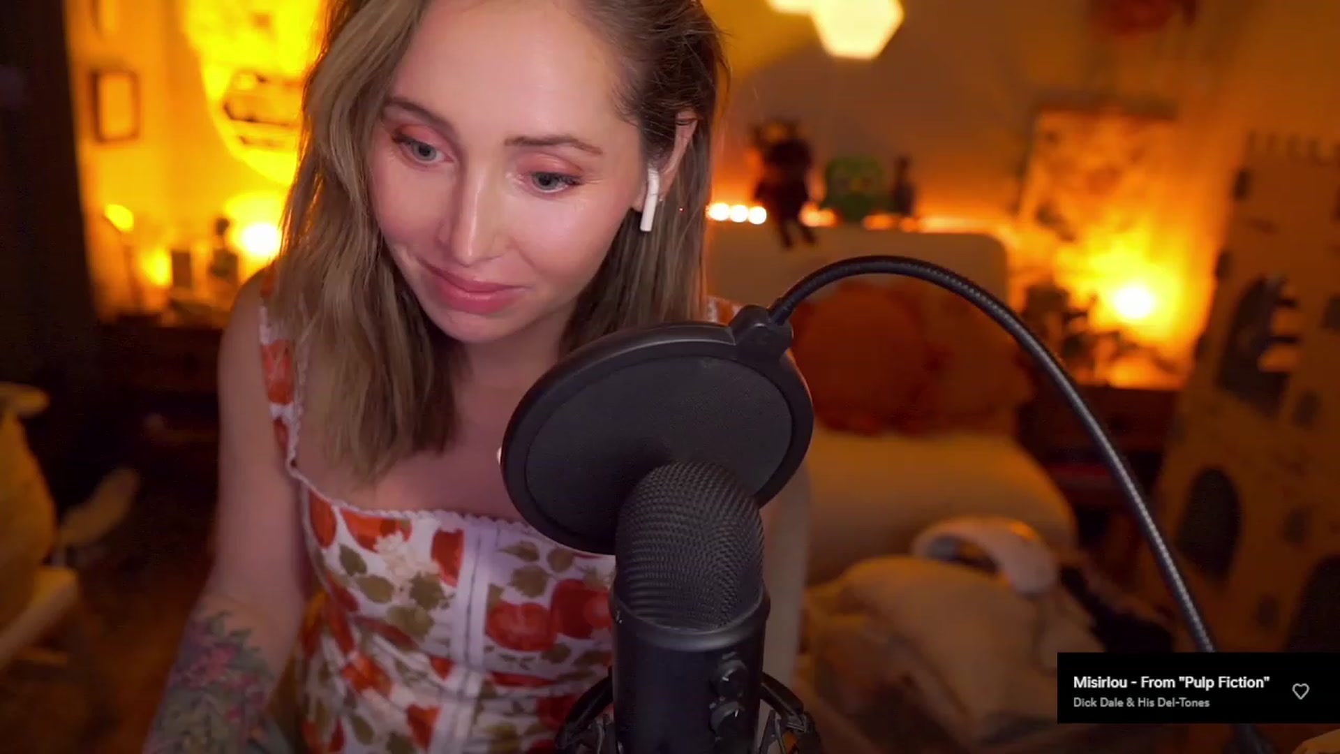 Gallery image thumbnail from livibot's myfreecams stream on, 09/11/2023, 03:37 image 6 of 20