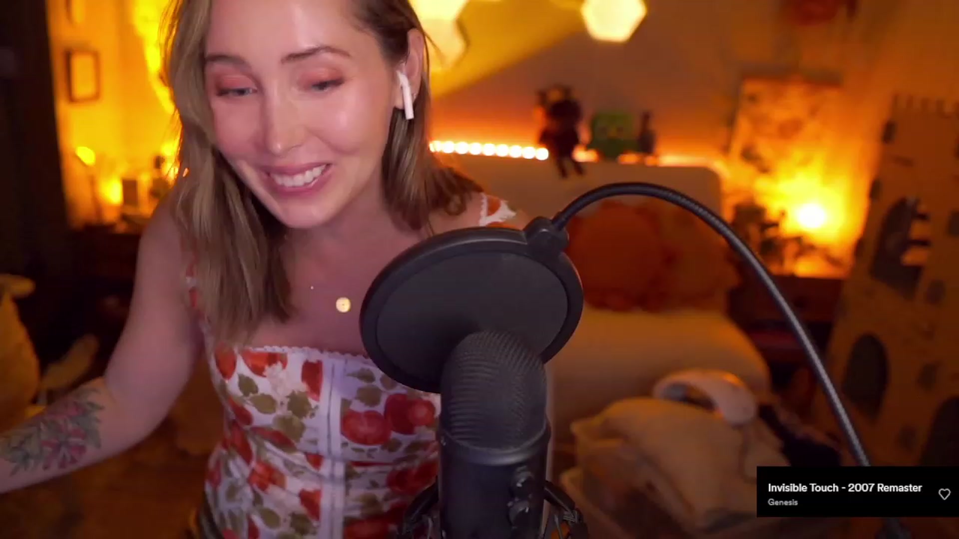 Gallery image thumbnail from livibot's myfreecams stream on, 09/11/2023, 03:37 image 2 of 20