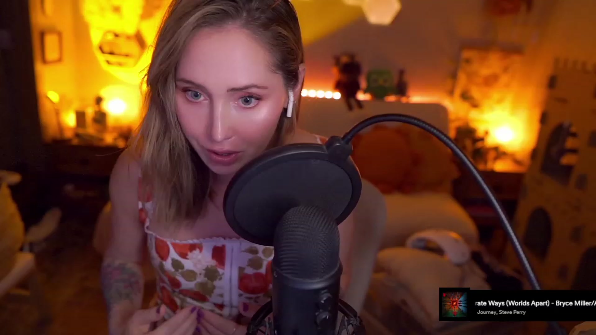 Gallery image thumbnail from livibot's myfreecams stream on, 09/11/2023, 03:37 image 12 of 20