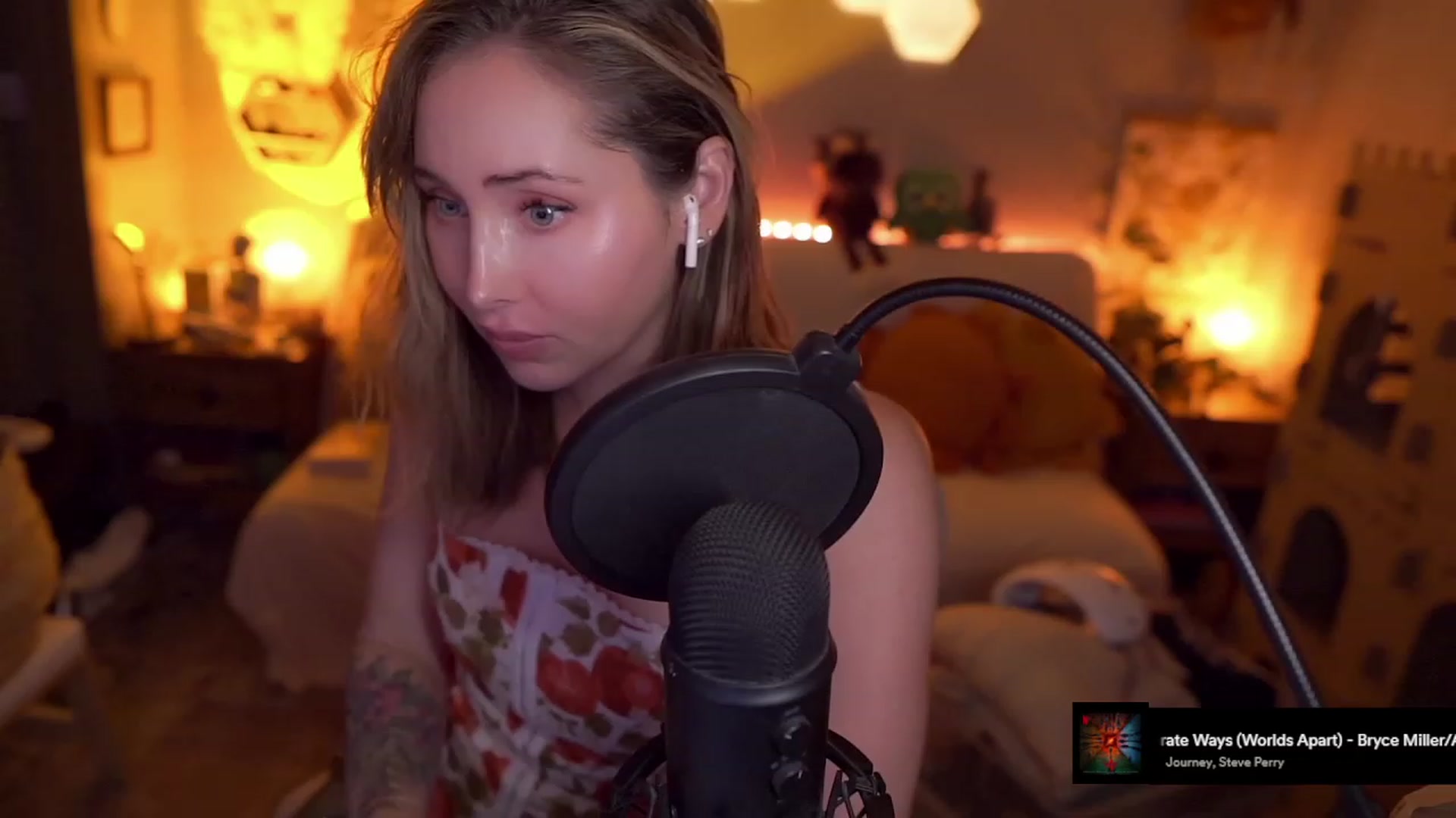 Gallery image thumbnail from livibot's myfreecams stream on, 09/11/2023, 03:37 image 13 of 20