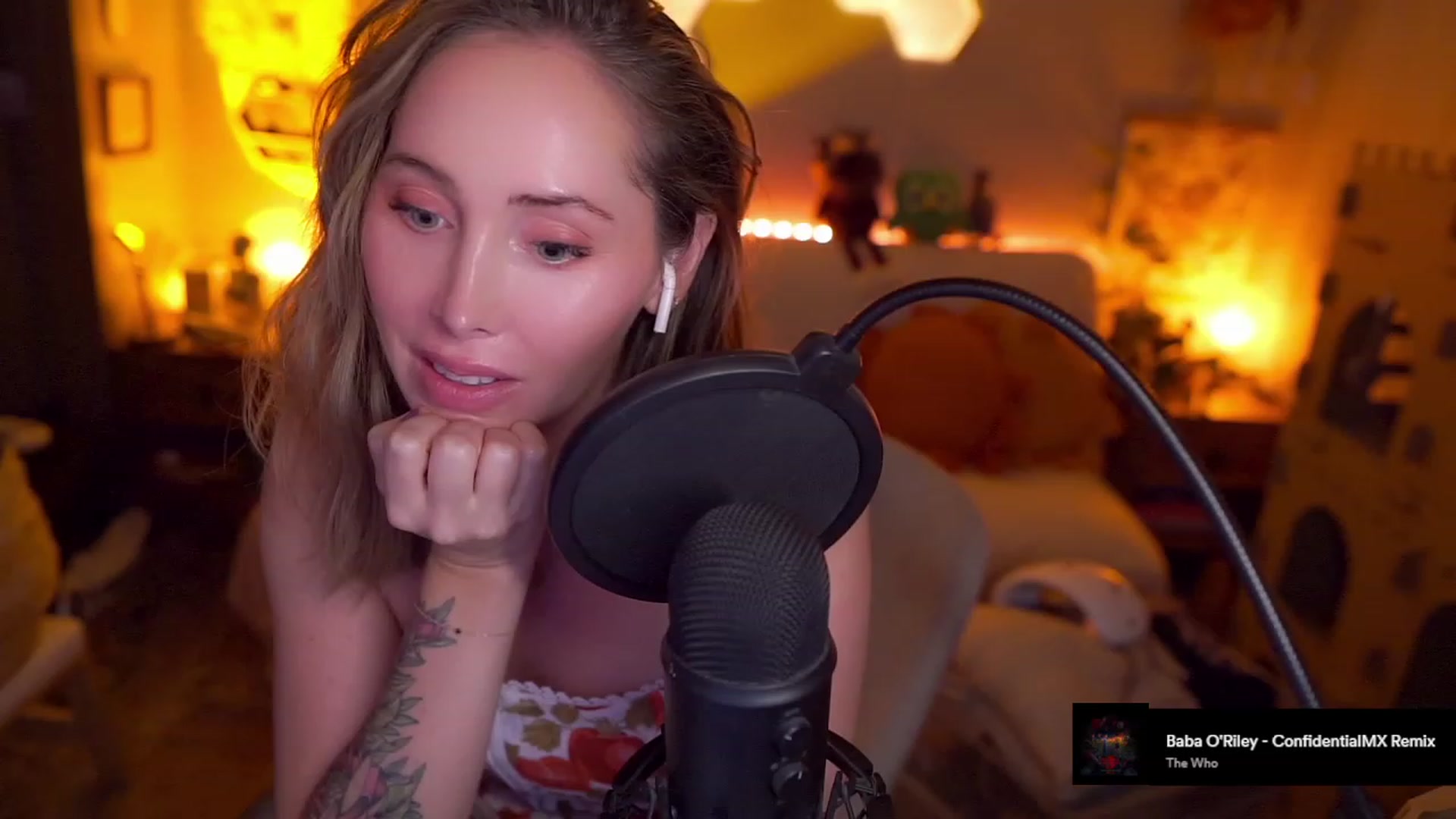 Gallery image thumbnail from livibot's myfreecams stream on, 09/11/2023, 03:37 image 9 of 20