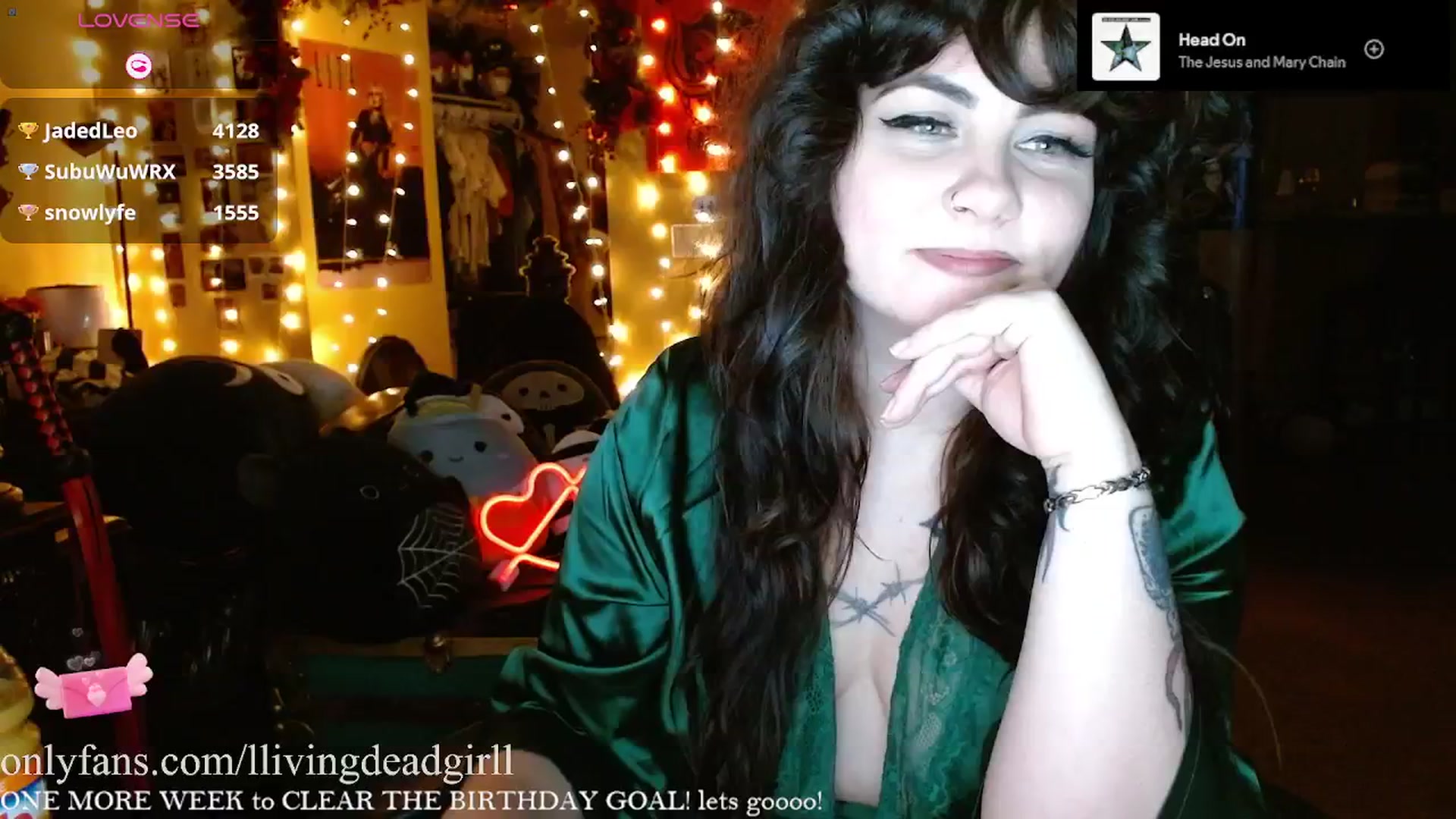 Gallery image thumbnail from livingdgirll's myfreecams stream on, 01/11/2025, 09:37 image 11 of 20