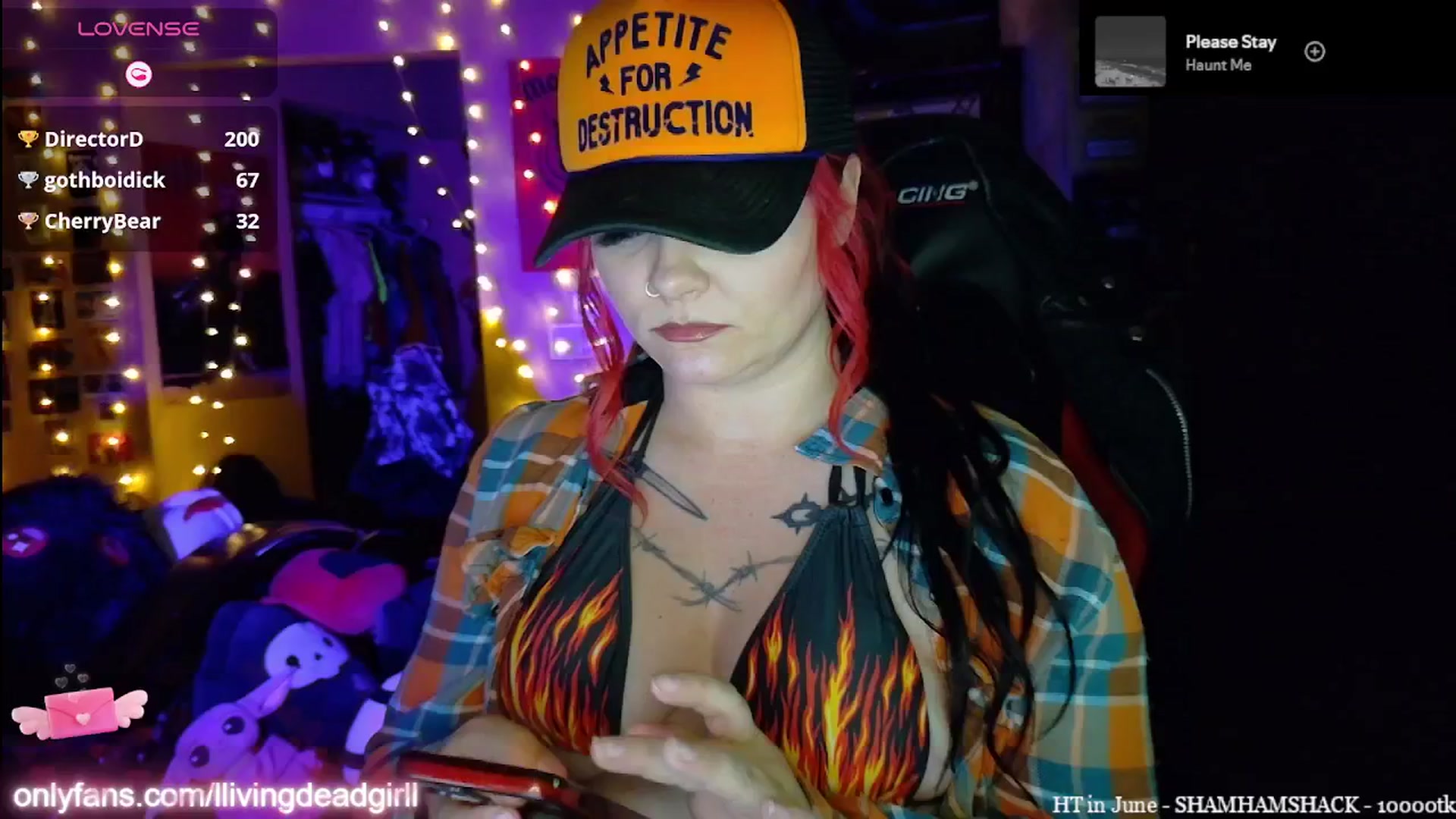 Gallery image thumbnail from livingdgirll's myfreecams stream on, 06/25/2025, 07:01 image 18 of 20