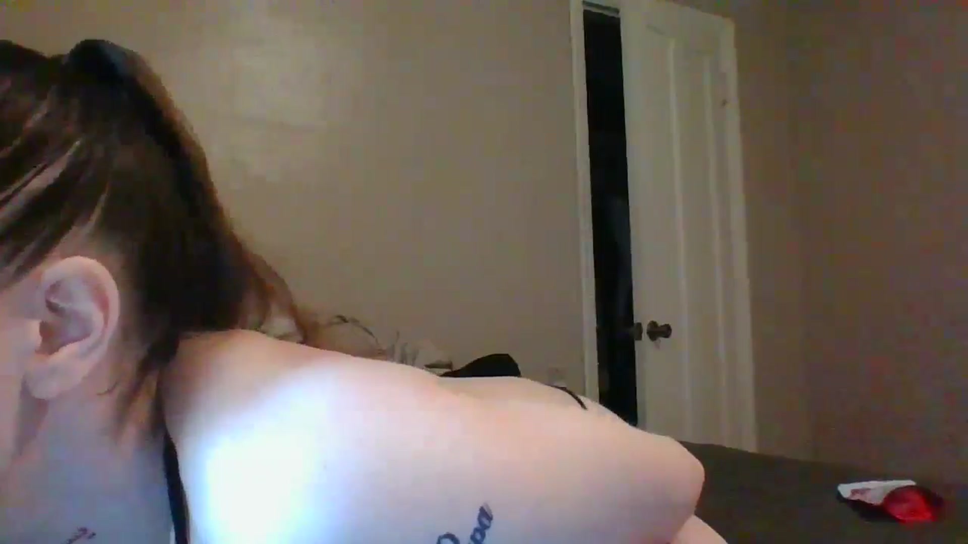 Gallery image thumbnail from livtyler's myfreecams stream on, 07/03/2024, 13:39 image 11 of 20