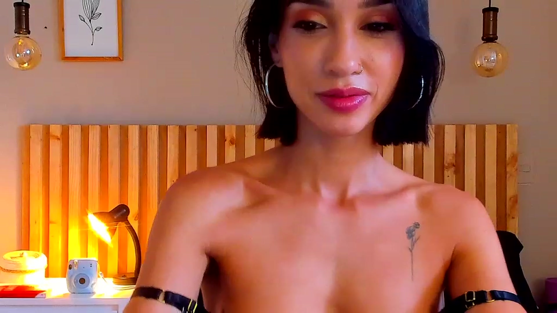 Gallery image thumbnail from lizzieSteele's myfreecams stream on, 02/14/2024, 14:01 image 16 of 20