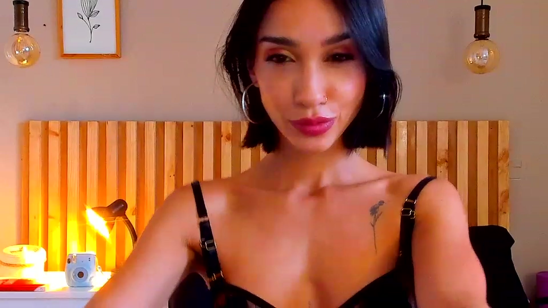 Gallery image thumbnail from lizzieSteele's myfreecams stream on, 02/14/2024, 14:01 image 15 of 20