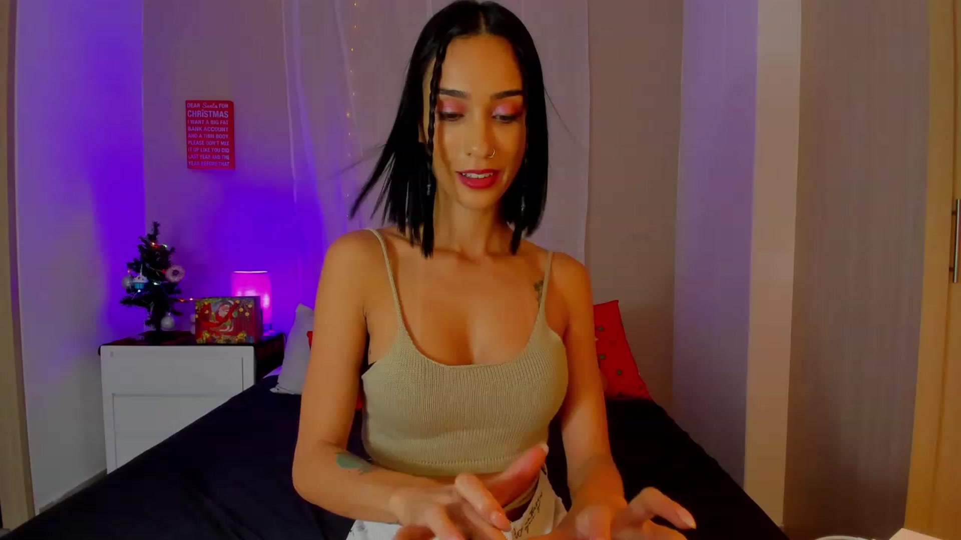 Gallery image thumbnail from lizzie_Steele's myfreecams stream on, 12/05/2022, 23:16 image 11 of 20