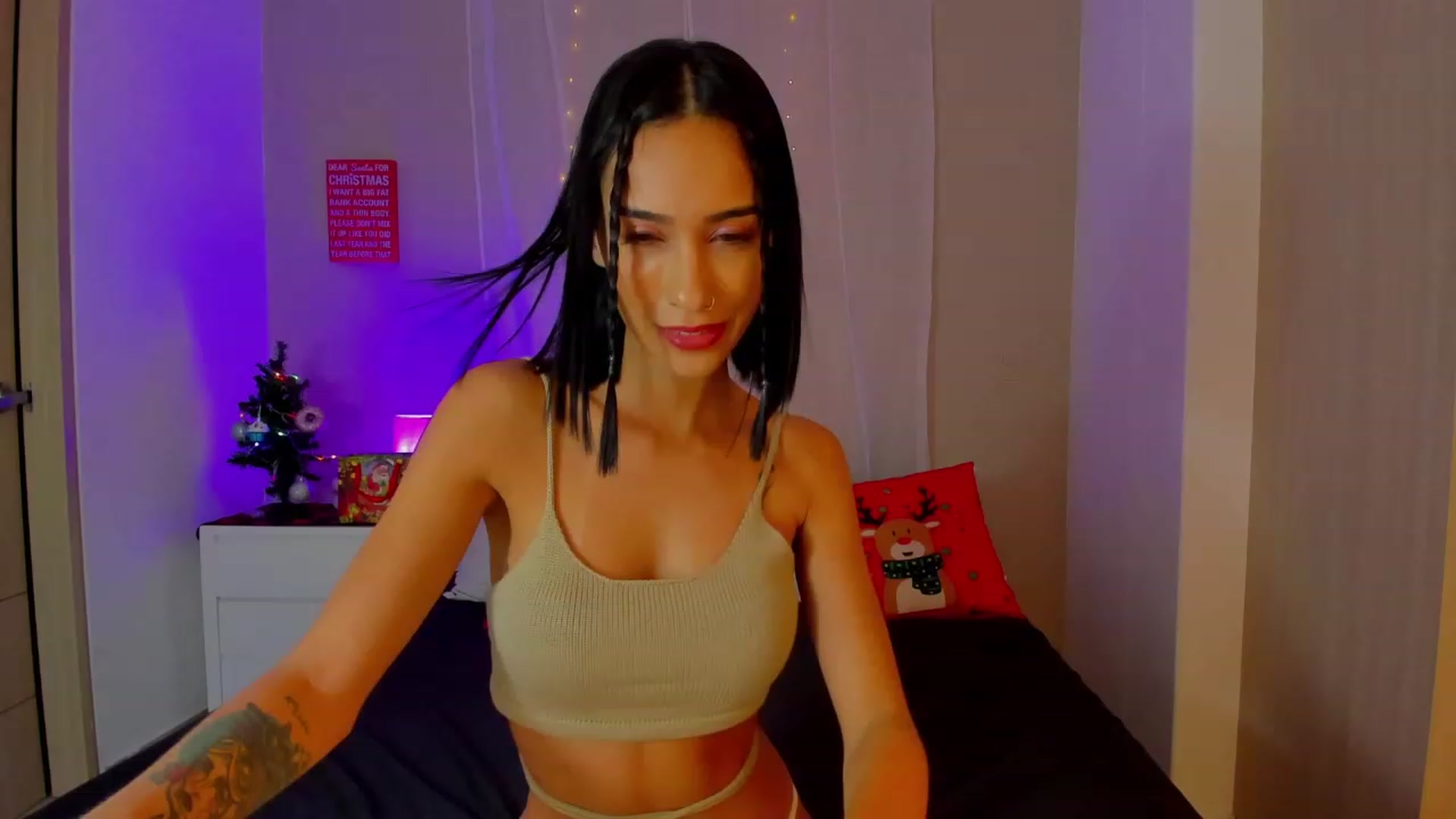 Gallery image thumbnail from lizzie_Steele's myfreecams stream on, 12/05/2022, 23:16 image 19 of 20
