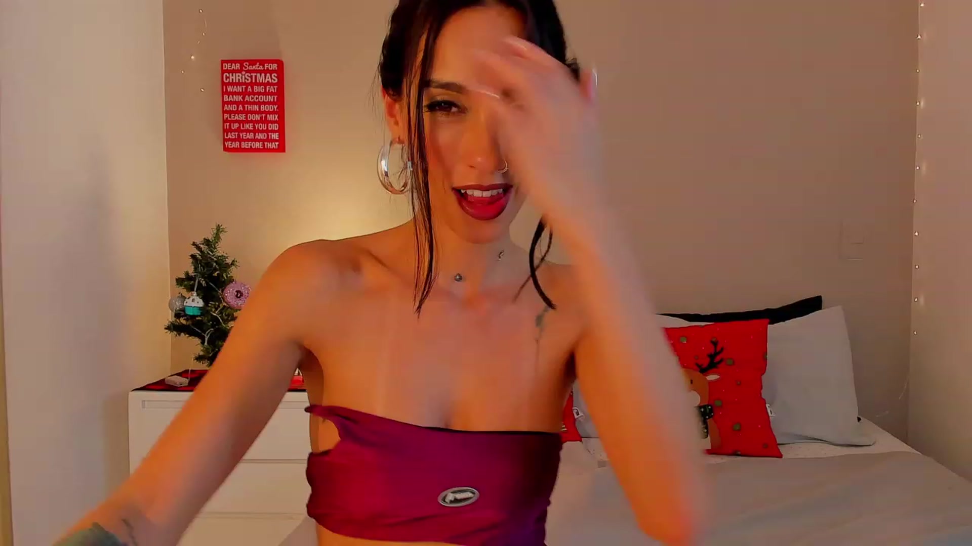 Gallery image thumbnail from lizzie_Steele's myfreecams stream on, 12/27/2022, 04:15 image 15 of 20