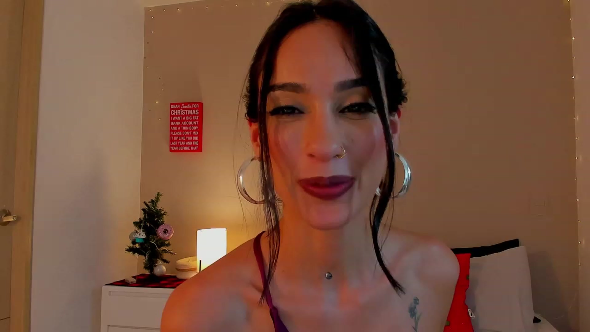 Gallery image thumbnail from lizzie_Steele's myfreecams stream on, 12/27/2022, 05:15 image 2 of 20