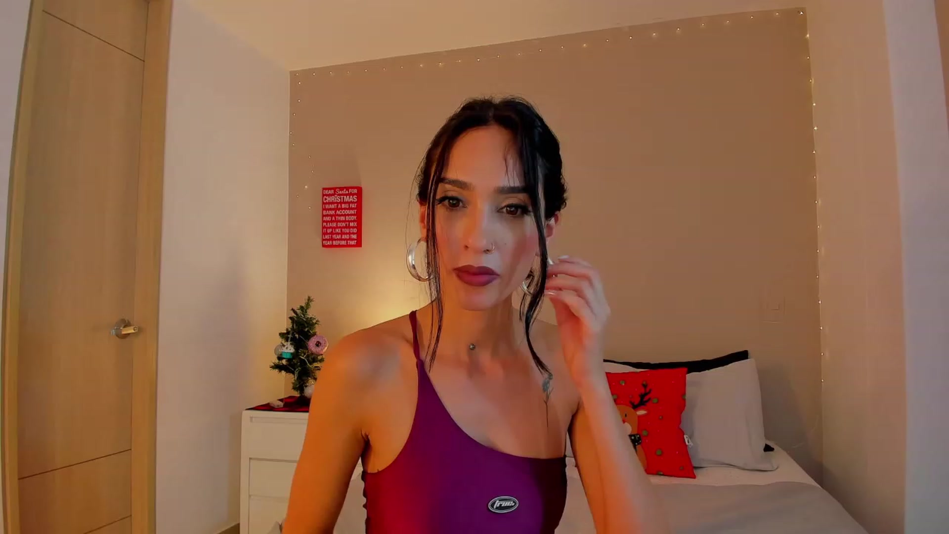 Gallery image thumbnail from lizzie_Steele's myfreecams stream on, 12/27/2022, 05:15 image 13 of 20