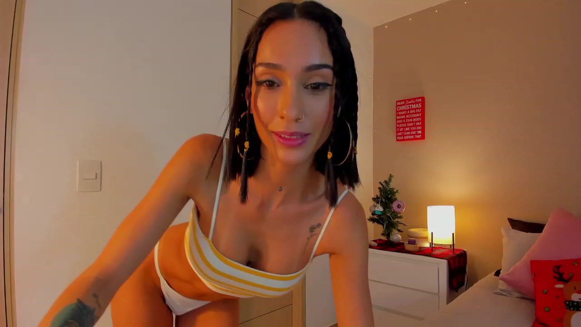 Gallery image thumbnail from lizzie_Steele's myfreecams stream on, 12/28/2022, 01:11 image 6 of 20