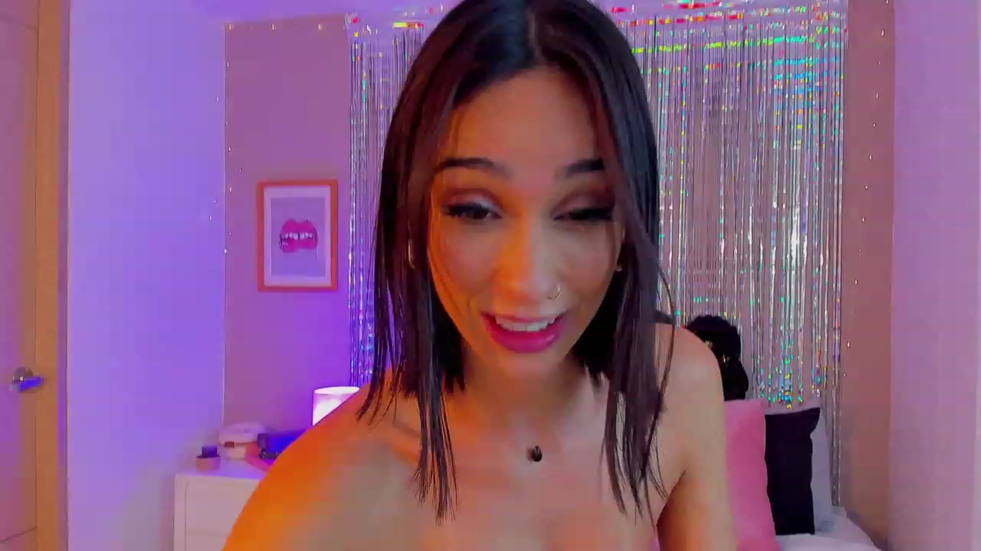 Gallery image thumbnail from lizzie_Steele's myfreecams stream on, 01/03/2023, 22:11 image 2 of 20