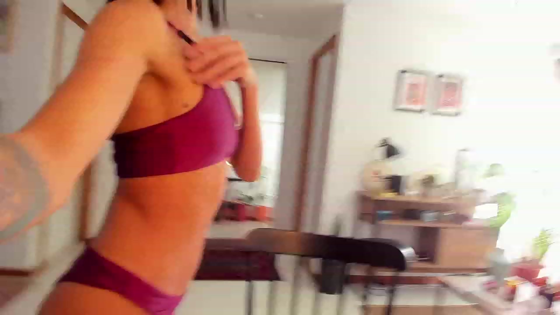 Gallery image thumbnail from lizzie_Steele's myfreecams stream on, 01/31/2023, 21:15 image 15 of 20