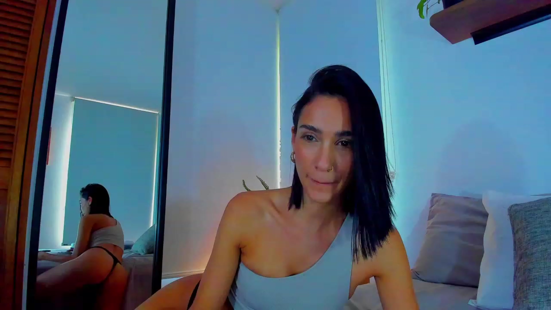 Gallery image thumbnail from lizzie_Steele's myfreecams stream on, 02/12/2023, 21:49 image 5 of 20