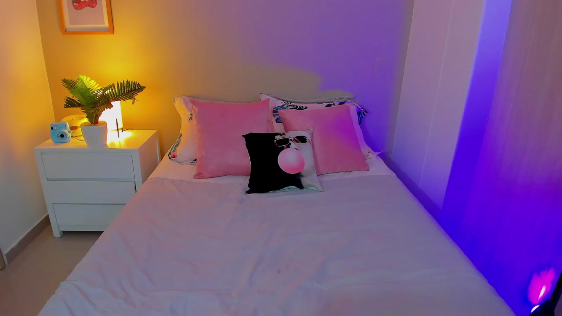 Gallery image thumbnail from lizzie_Steele's myfreecams stream on, 03/17/2023, 01:05 image 16 of 20