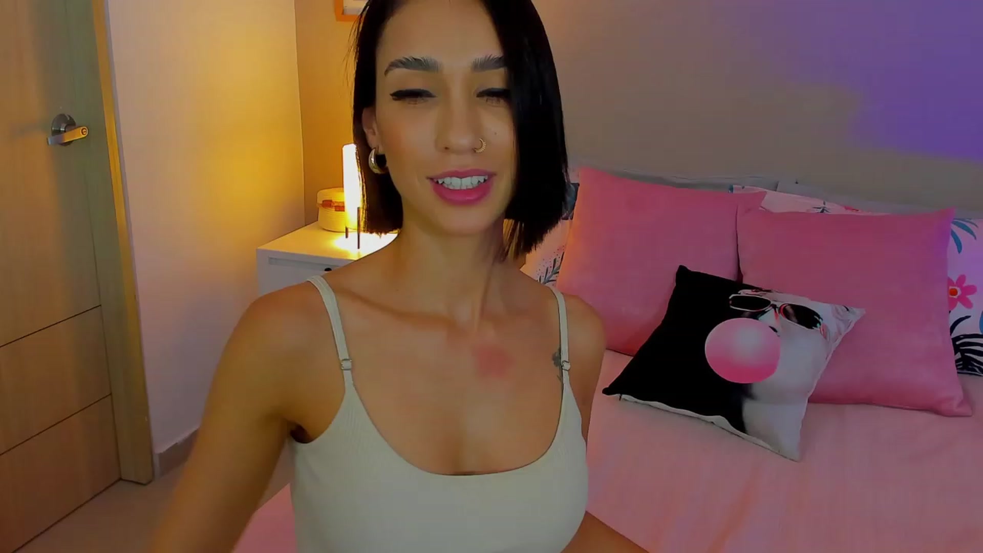Gallery image thumbnail from lizzie_Steele's myfreecams stream on, 03/31/2023, 24:22 image 13 of 20