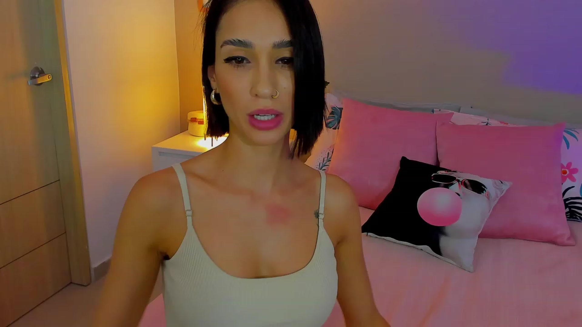 Gallery image thumbnail from lizzie_Steele's myfreecams stream on, 03/31/2023, 24:22 image 12 of 20