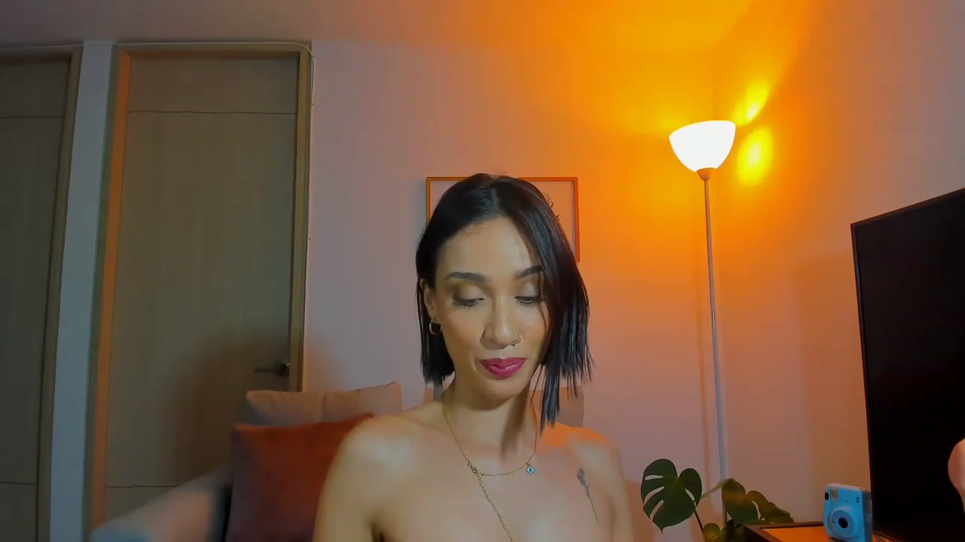 Gallery image thumbnail from lizzie_Steele's myfreecams stream on, 04/16/2023, 24:55 image 3 of 20