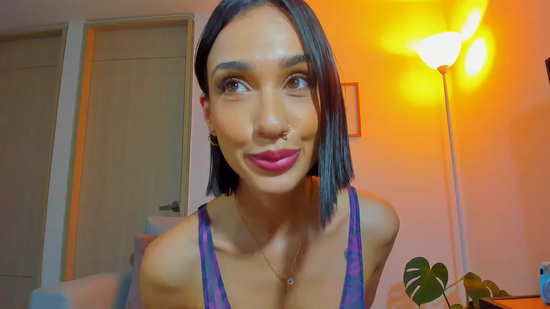 Gallery image thumbnail from lizzie_Steele's myfreecams stream on, 04/16/2023, 24:55 image 8 of 20